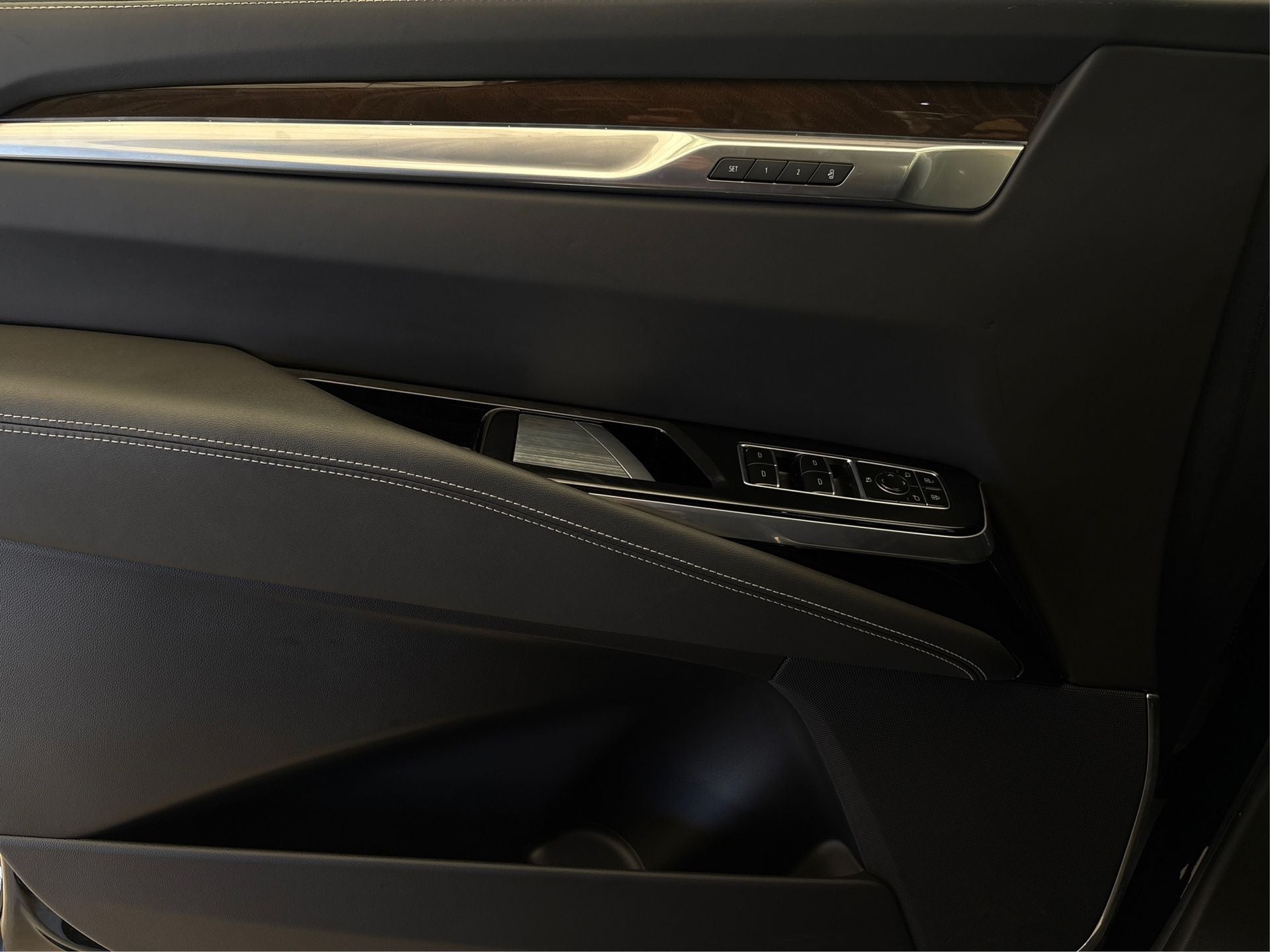 2025 Cadillac Escalade ESV Sport Platinum