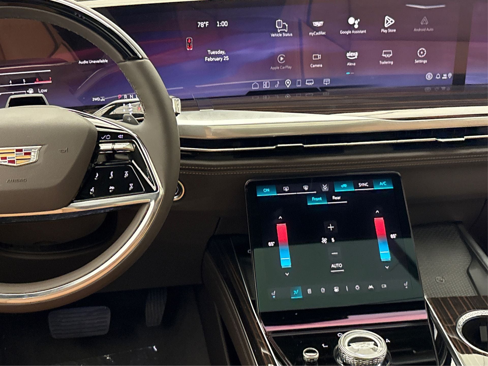 2025 Cadillac Escalade ESV Premium