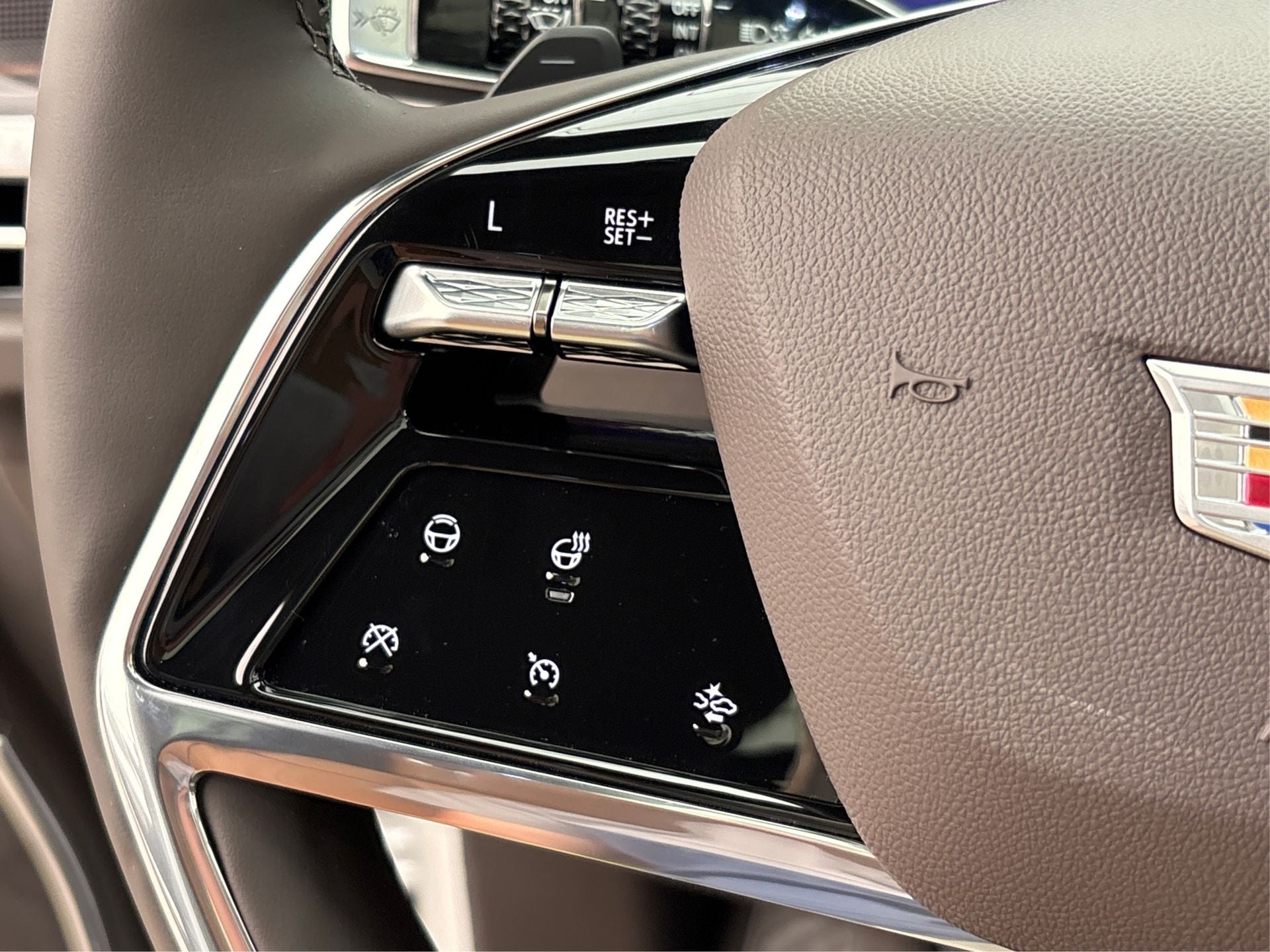 2025 Cadillac Escalade ESV Premium