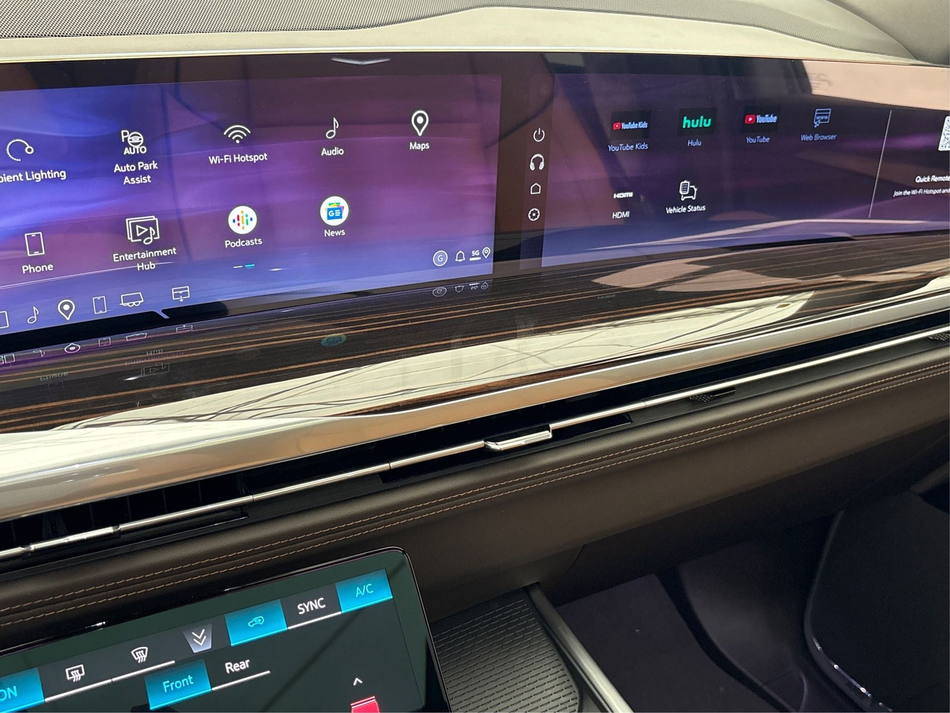 2025 Cadillac Escalade ESV Premium