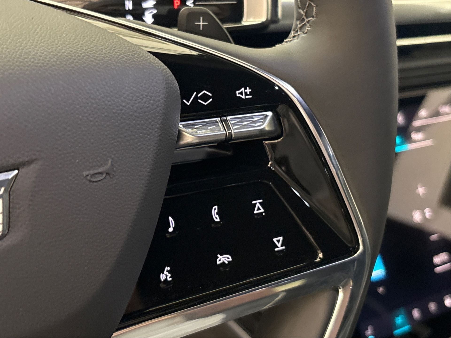 2025 Cadillac Escalade ESV Sport