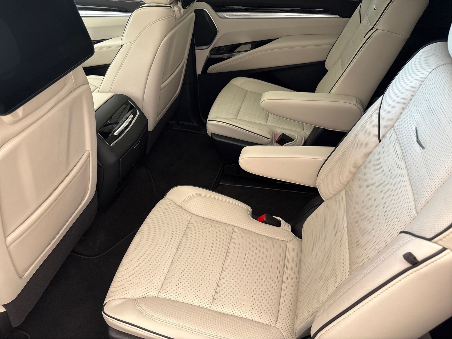 2025 Cadillac Escalade ESV Sport