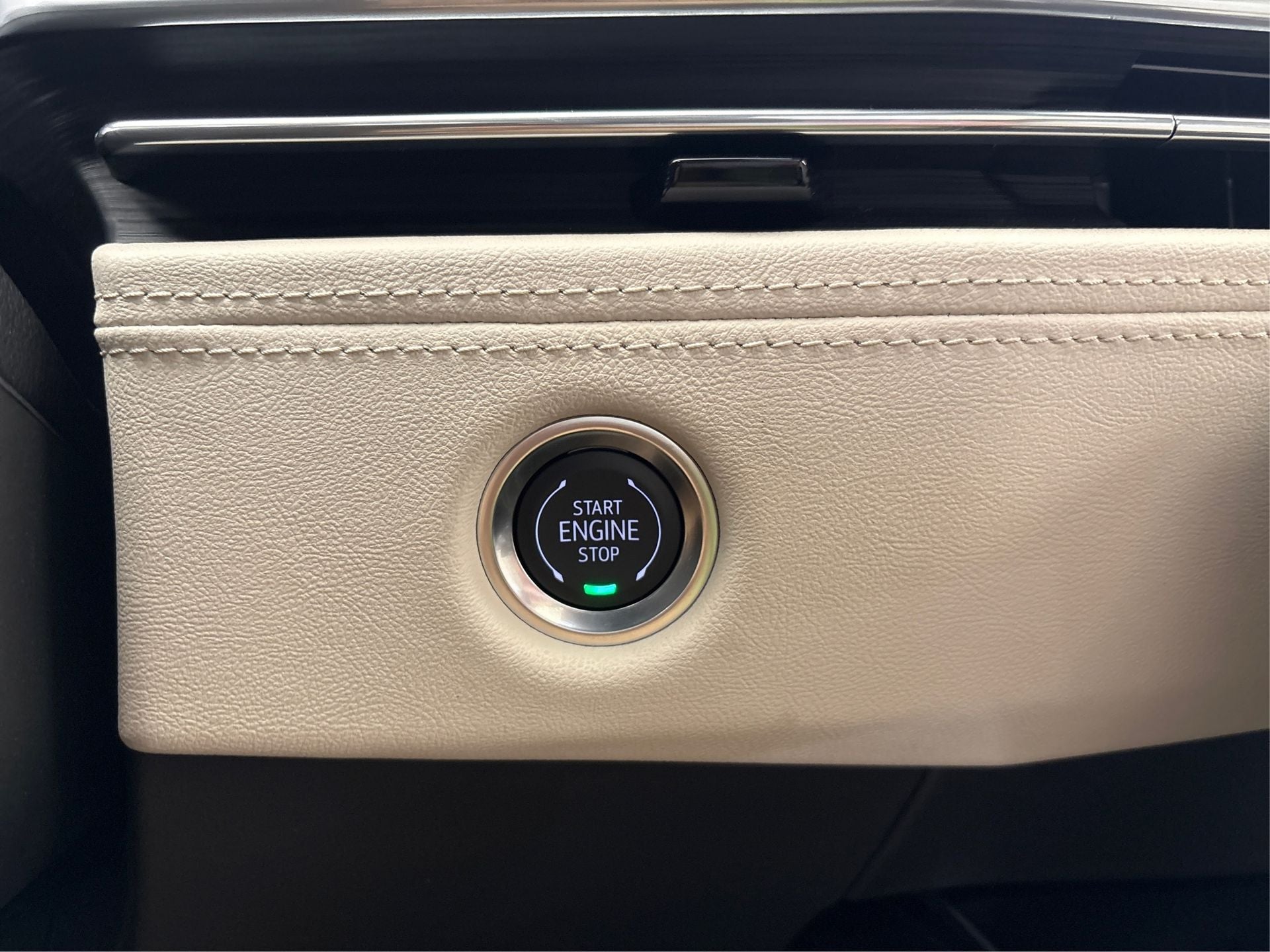 2025 Cadillac Escalade ESV Sport