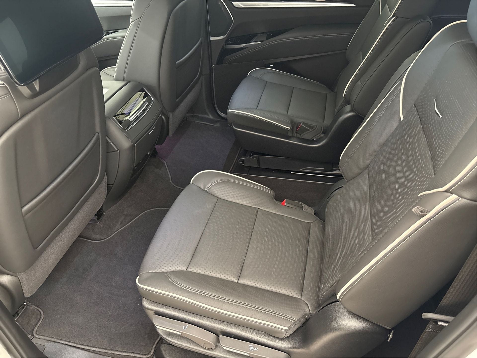 2025 Cadillac Escalade ESV Sport