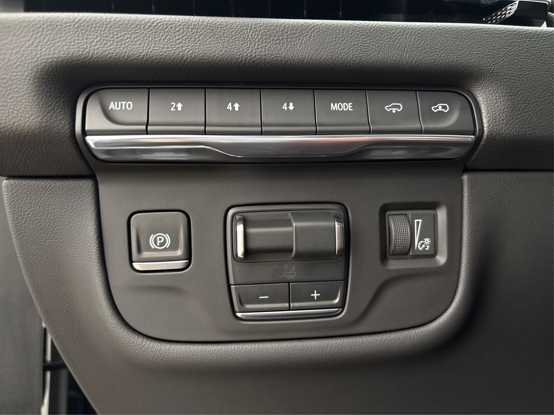 2025 Cadillac Escalade ESV Sport