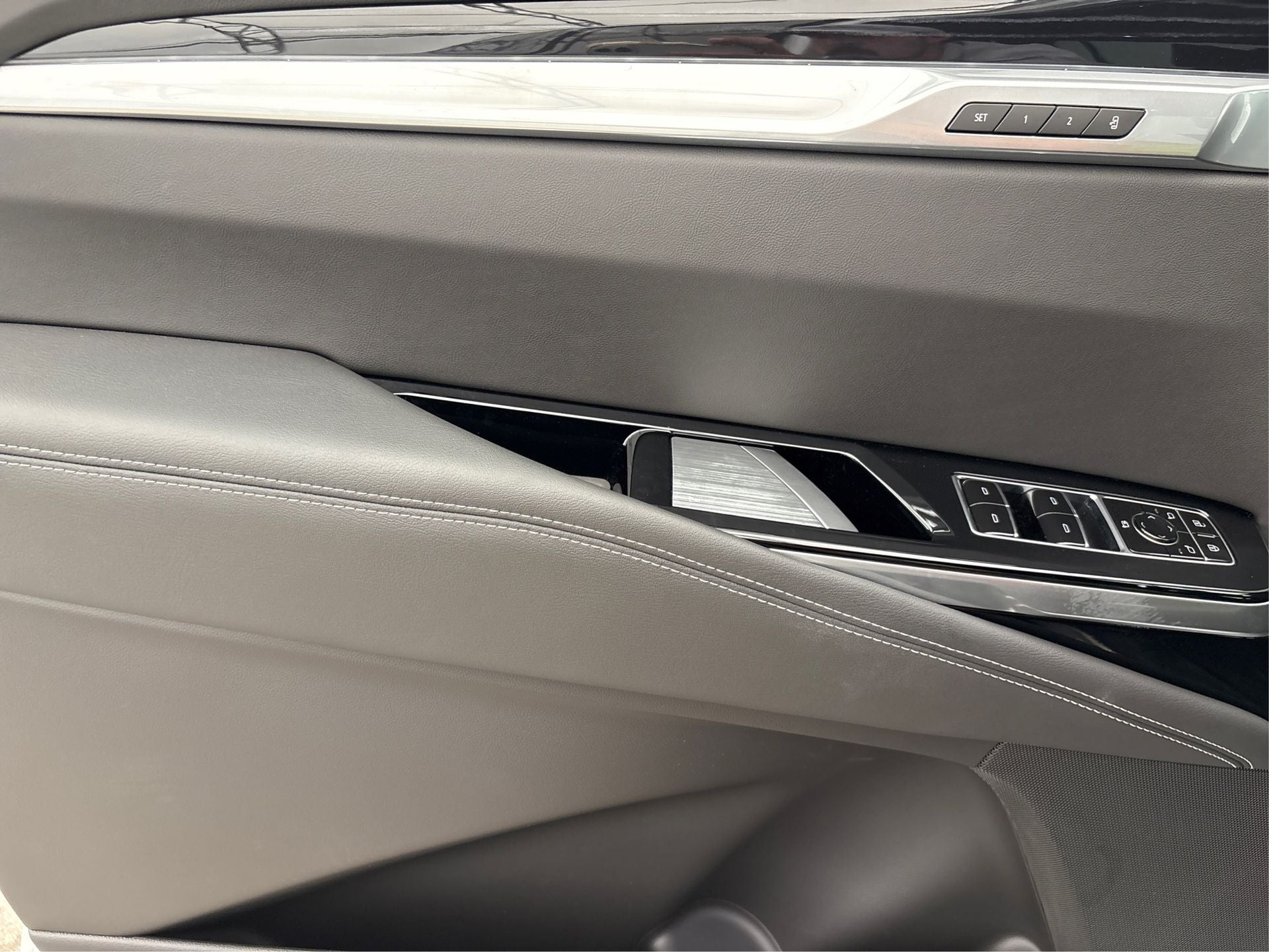 2025 Cadillac Escalade ESV Sport