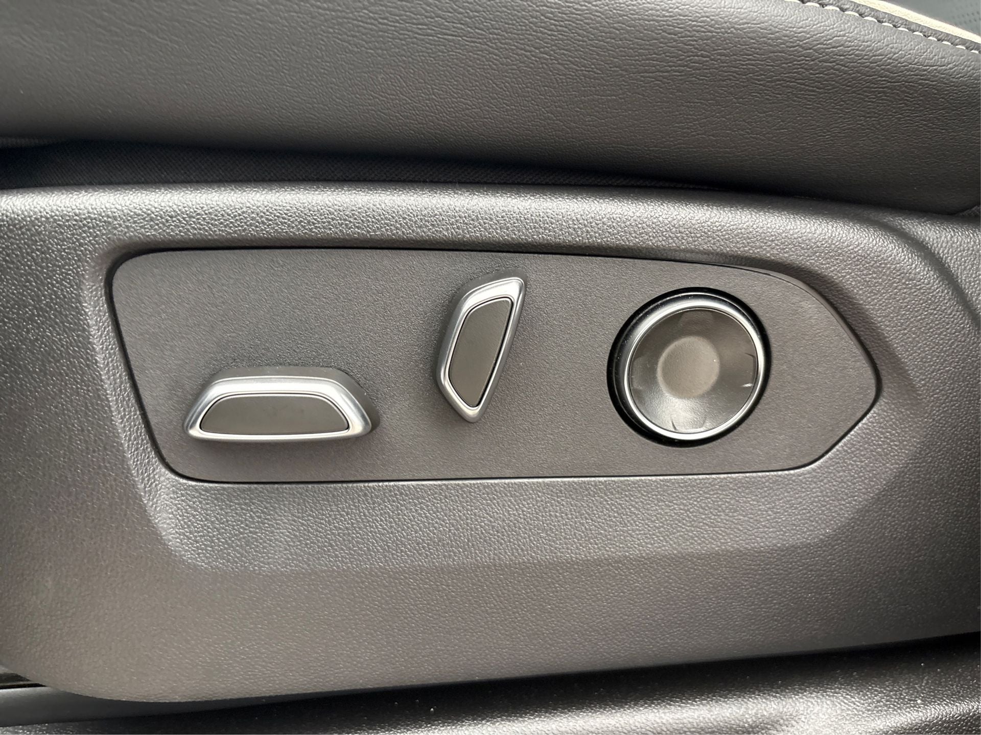 2025 Cadillac Escalade ESV Sport