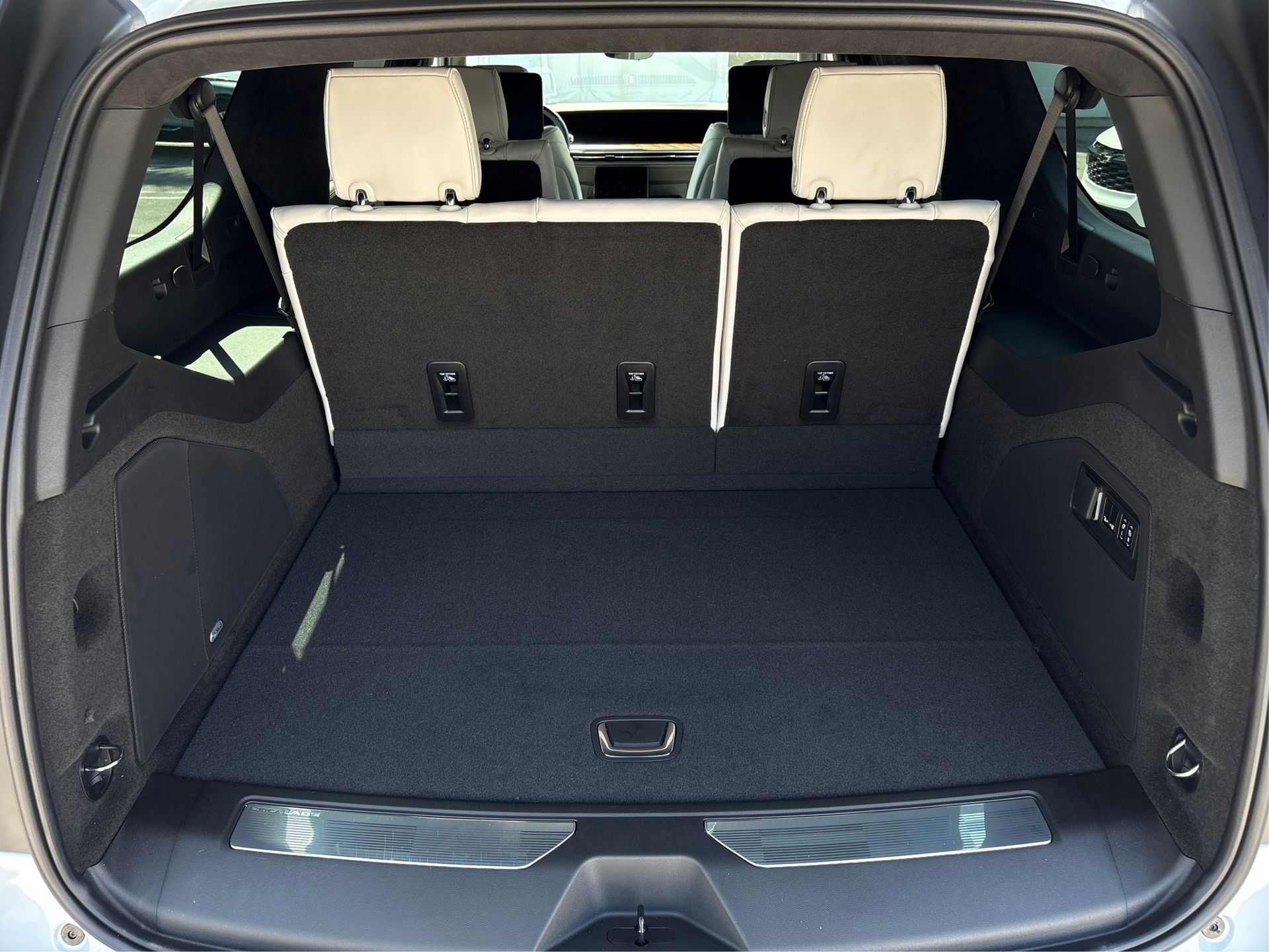 2026 Cadillac Escalade ESV Platinum Edition