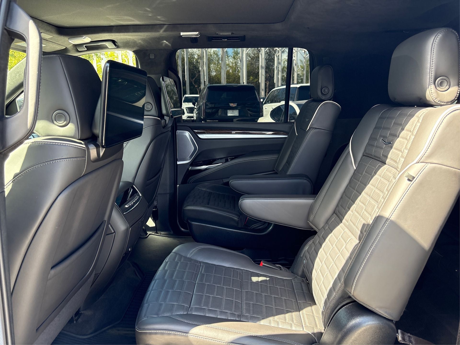 2025 Cadillac Escalade ESV Sport Platinum