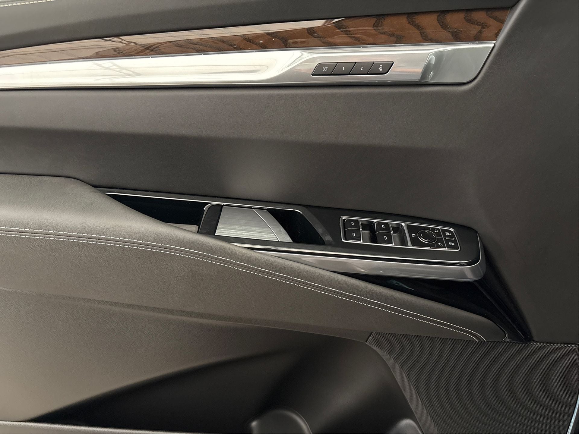 2025 Cadillac Escalade ESV Sport Platinum