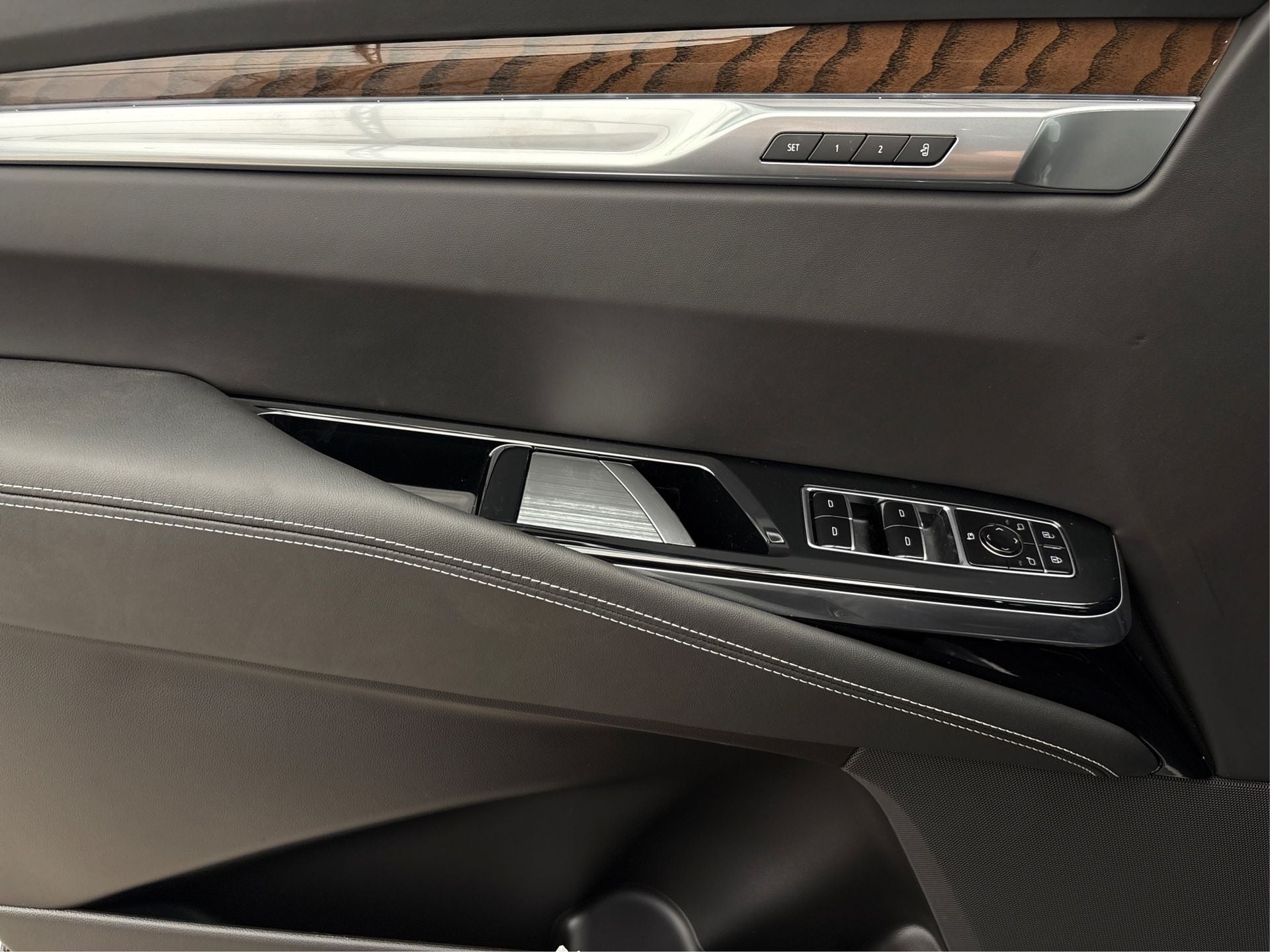 2025 Cadillac Escalade ESV Sport Platinum