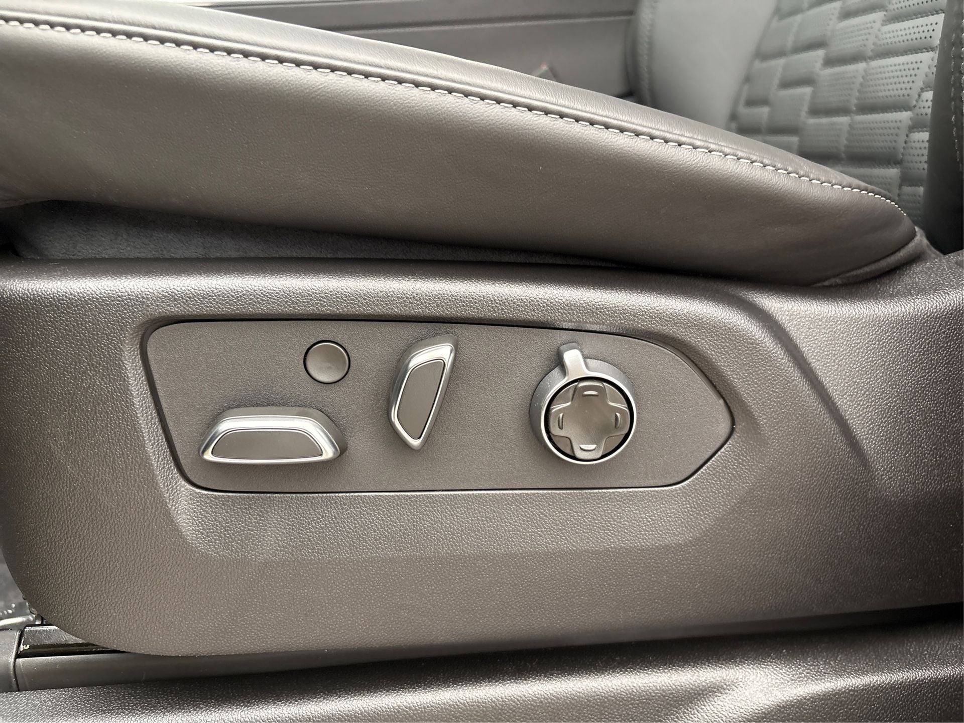 2025 Cadillac Escalade ESV Sport Platinum