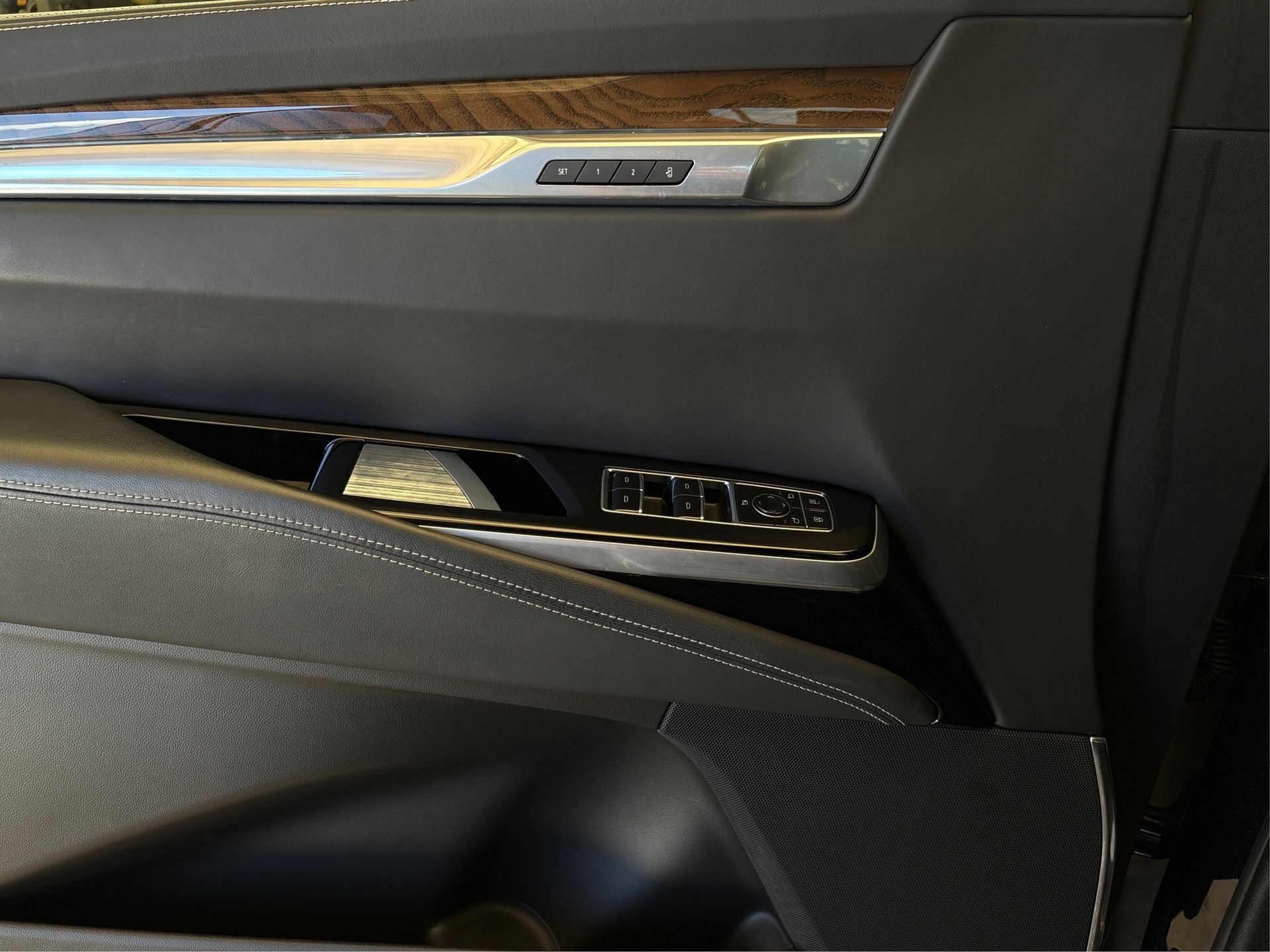 2025 Cadillac Escalade ESV Sport Platinum