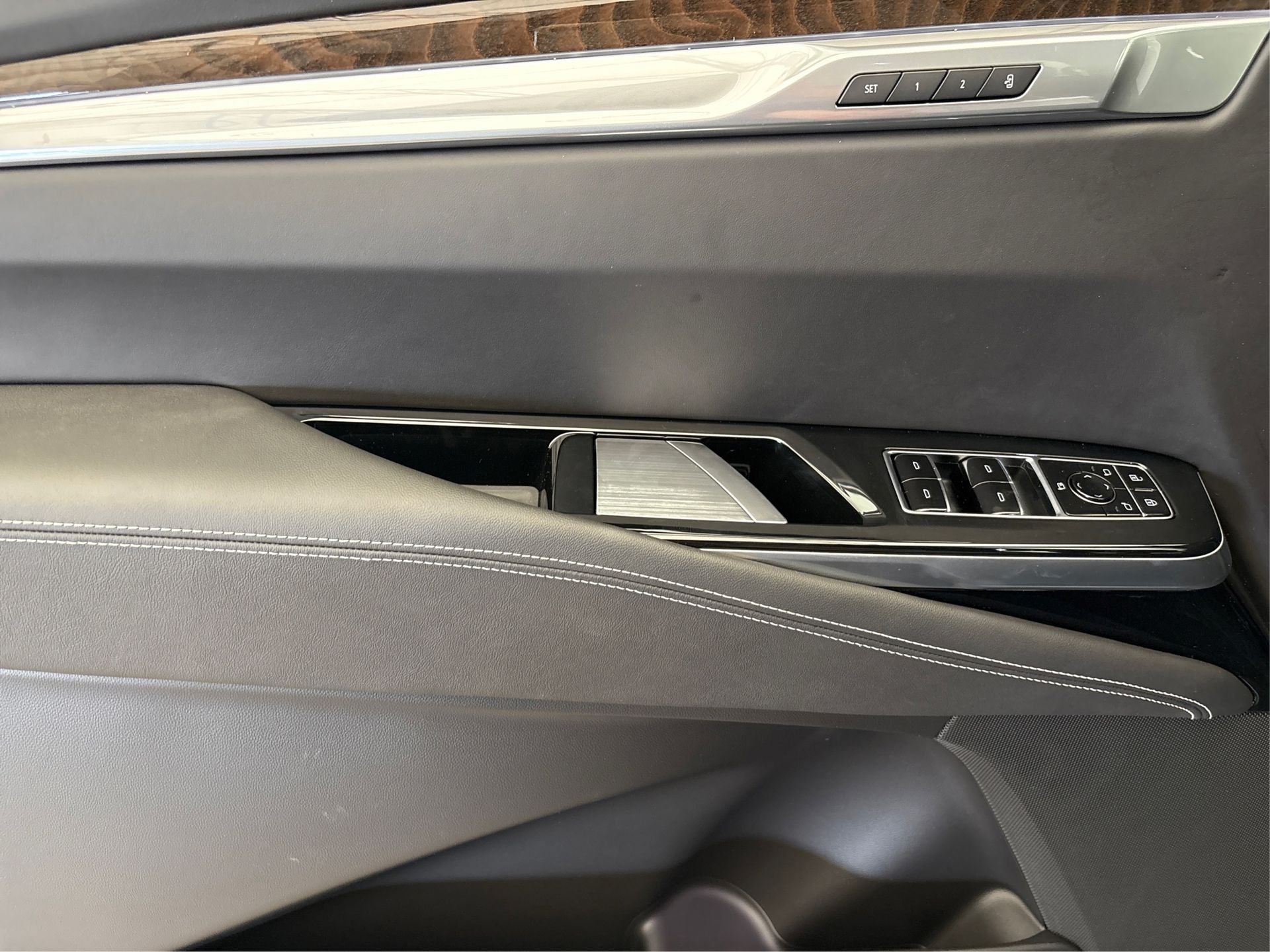 2025 Cadillac Escalade ESV Sport Platinum