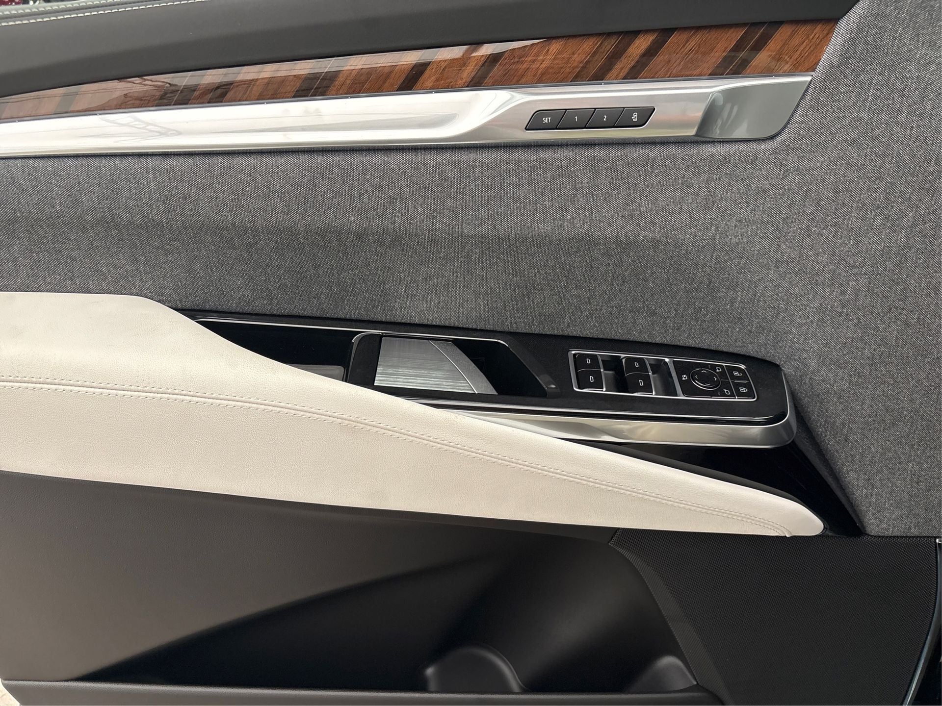 2025 Cadillac Escalade ESV Sport Platinum