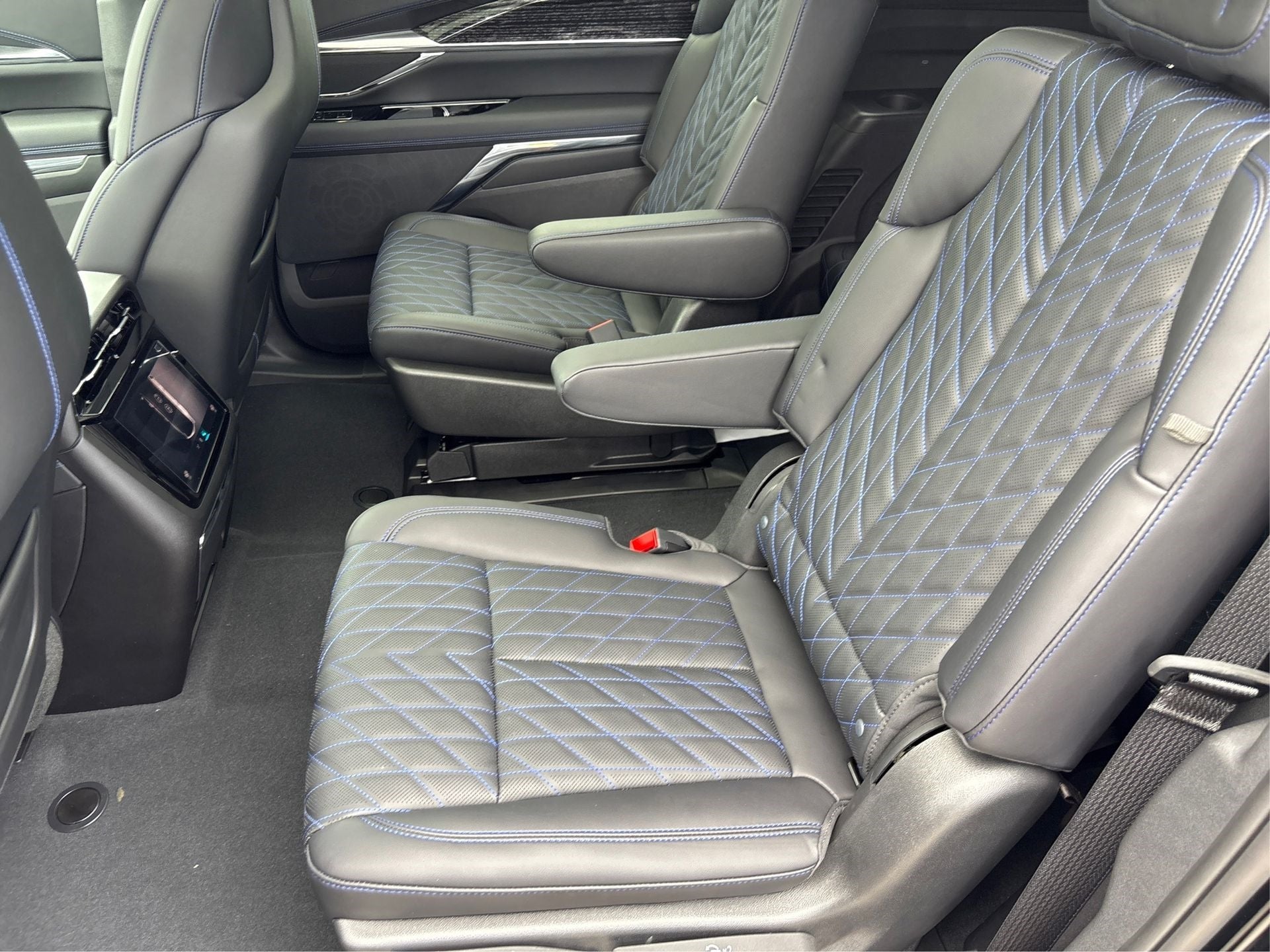 2025 Cadillac ESCALADE IQ Luxury 1