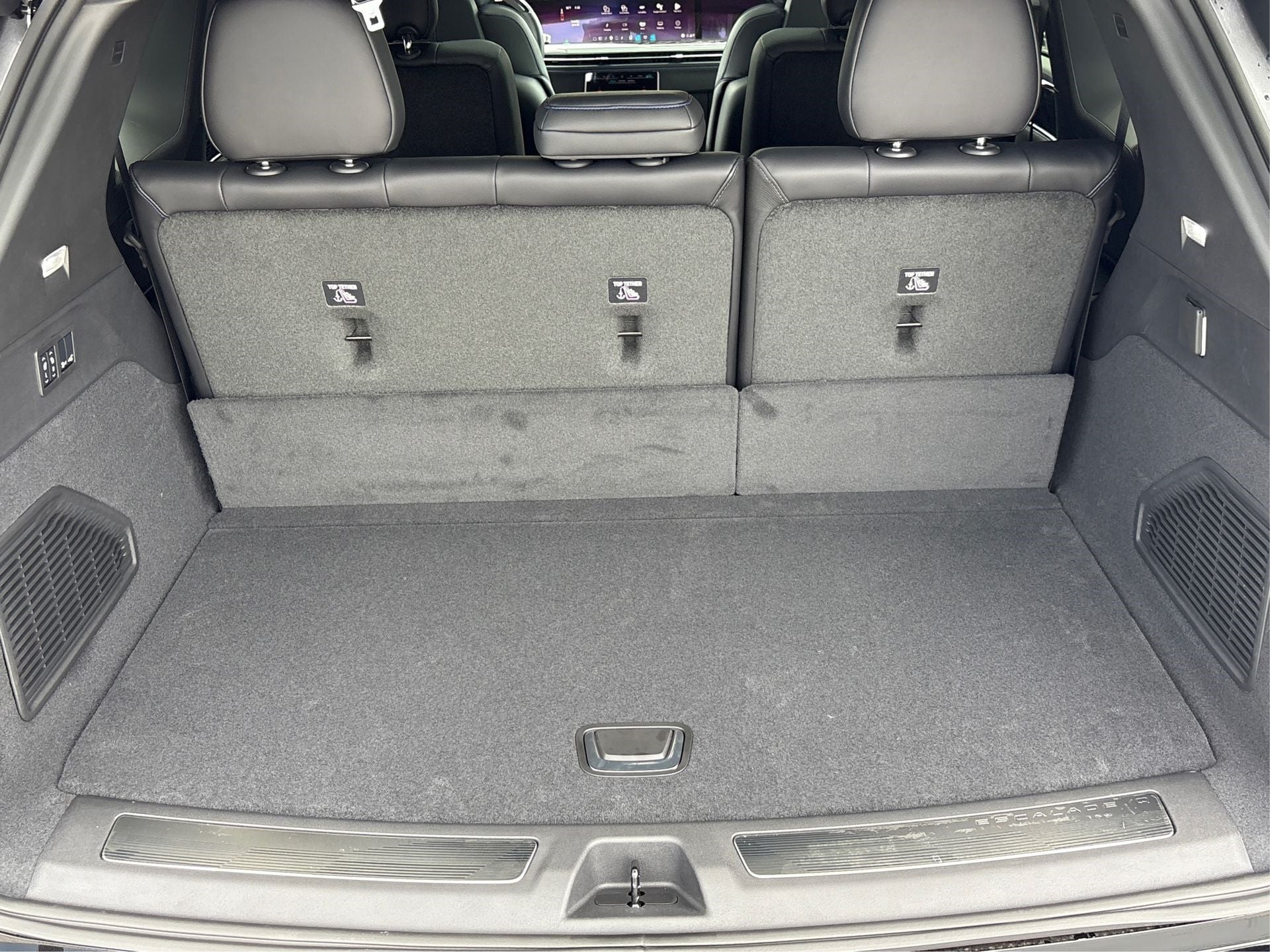 2025 Cadillac ESCALADE IQ Luxury 1