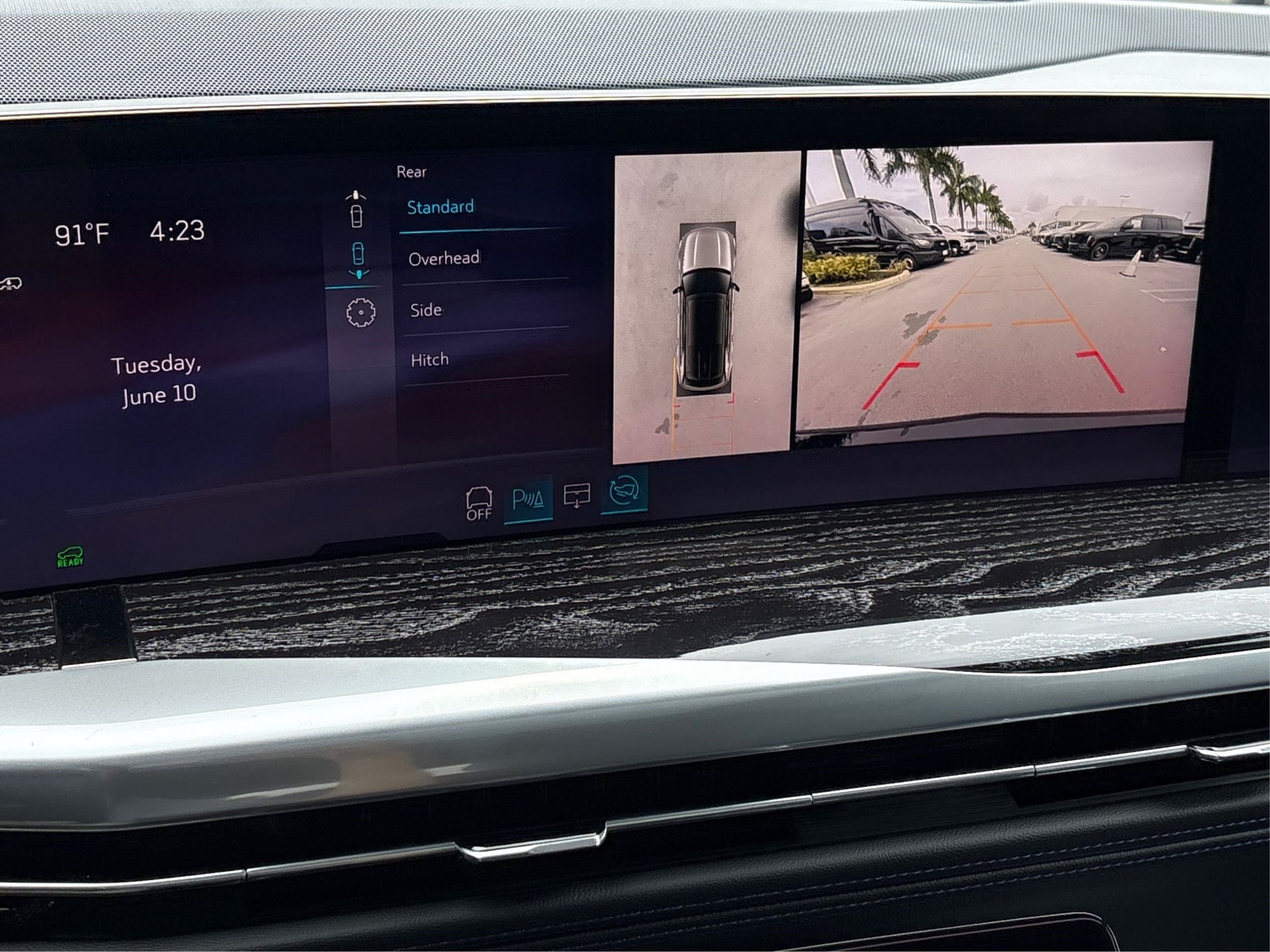 2025 Cadillac ESCALADE IQ Luxury 1