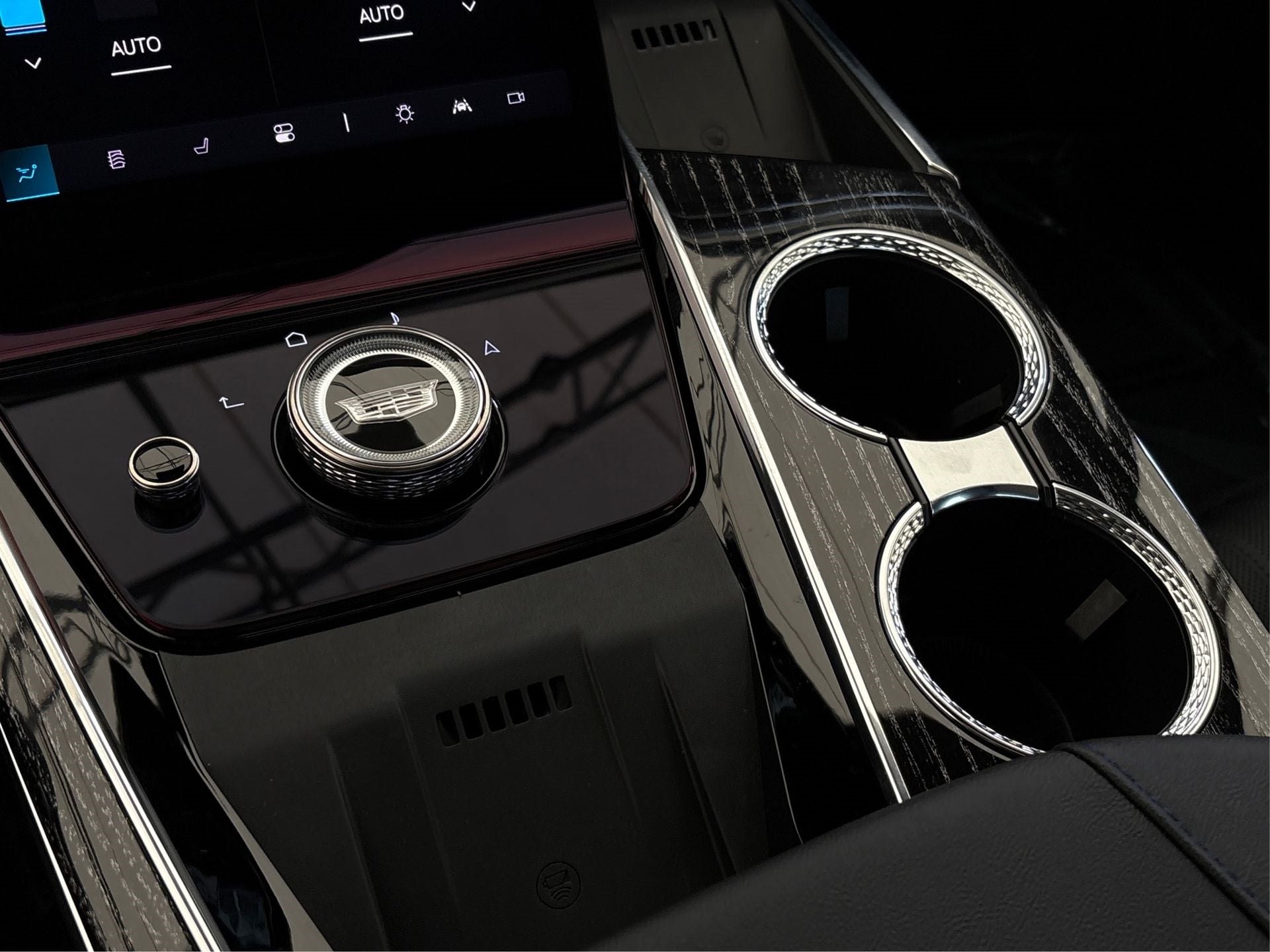 2025 Cadillac ESCALADE IQ Luxury 1