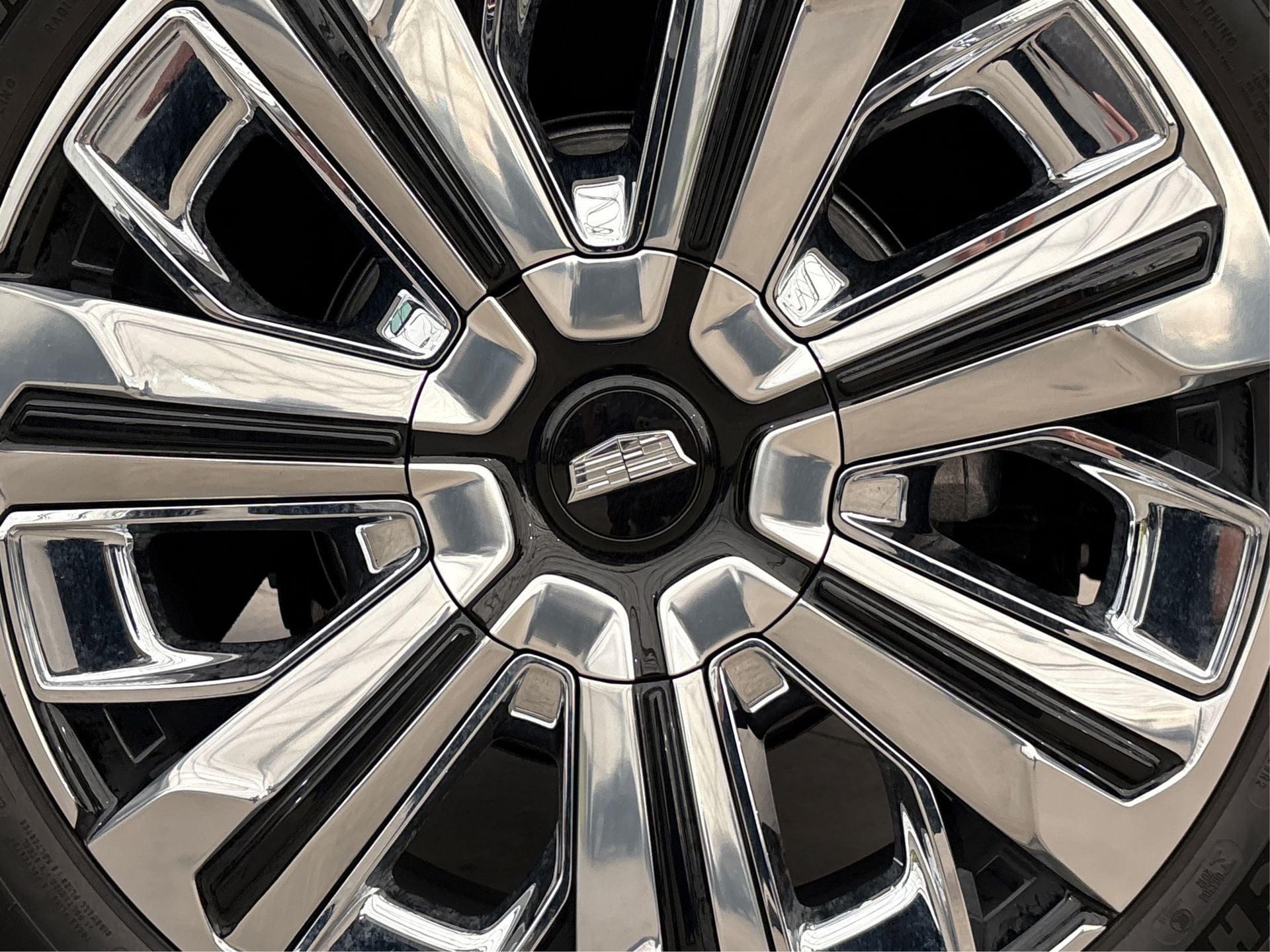 2025 Cadillac ESCALADE IQ Luxury 2