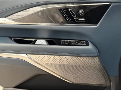 2025 Cadillac ESCALADE IQ Luxury 2