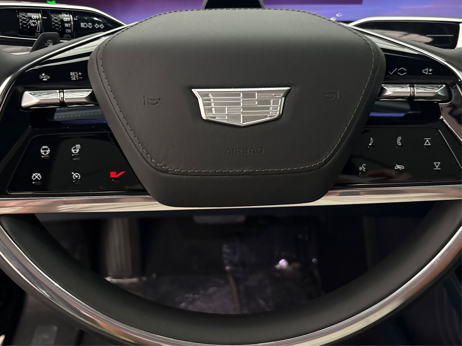 2025 Cadillac ESCALADE IQ Luxury 2