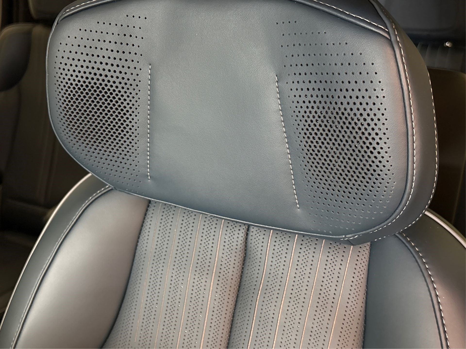 2025 Cadillac ESCALADE IQ Luxury 2