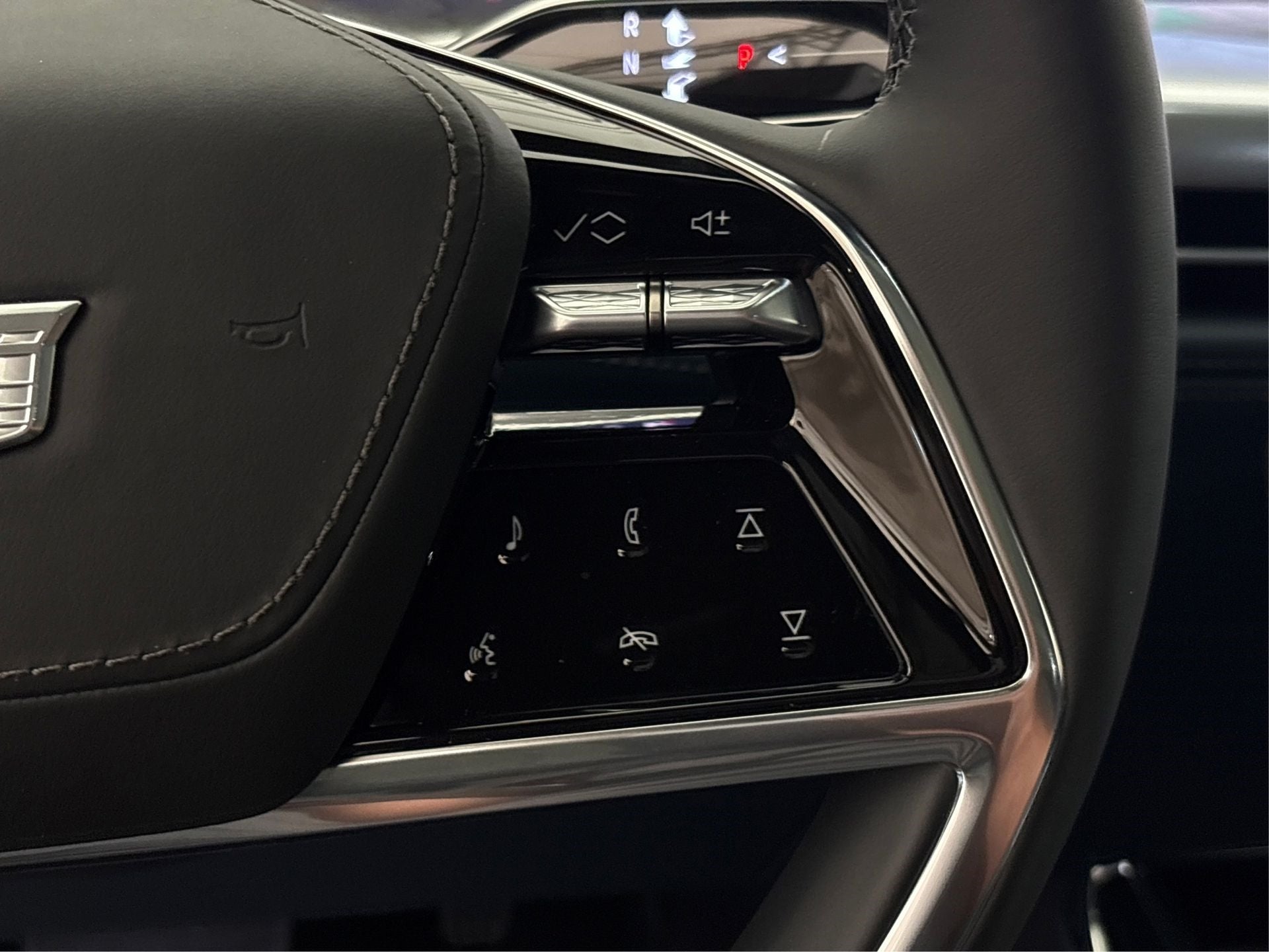 2025 Cadillac ESCALADE IQ Luxury 2