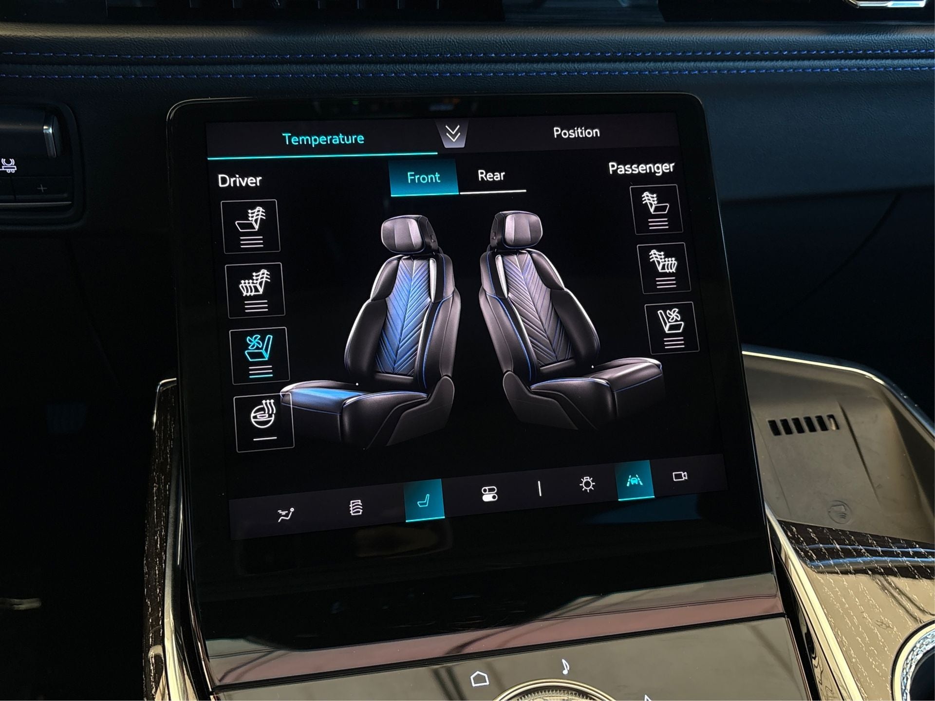 2026 Cadillac ESCALADE IQ Sport