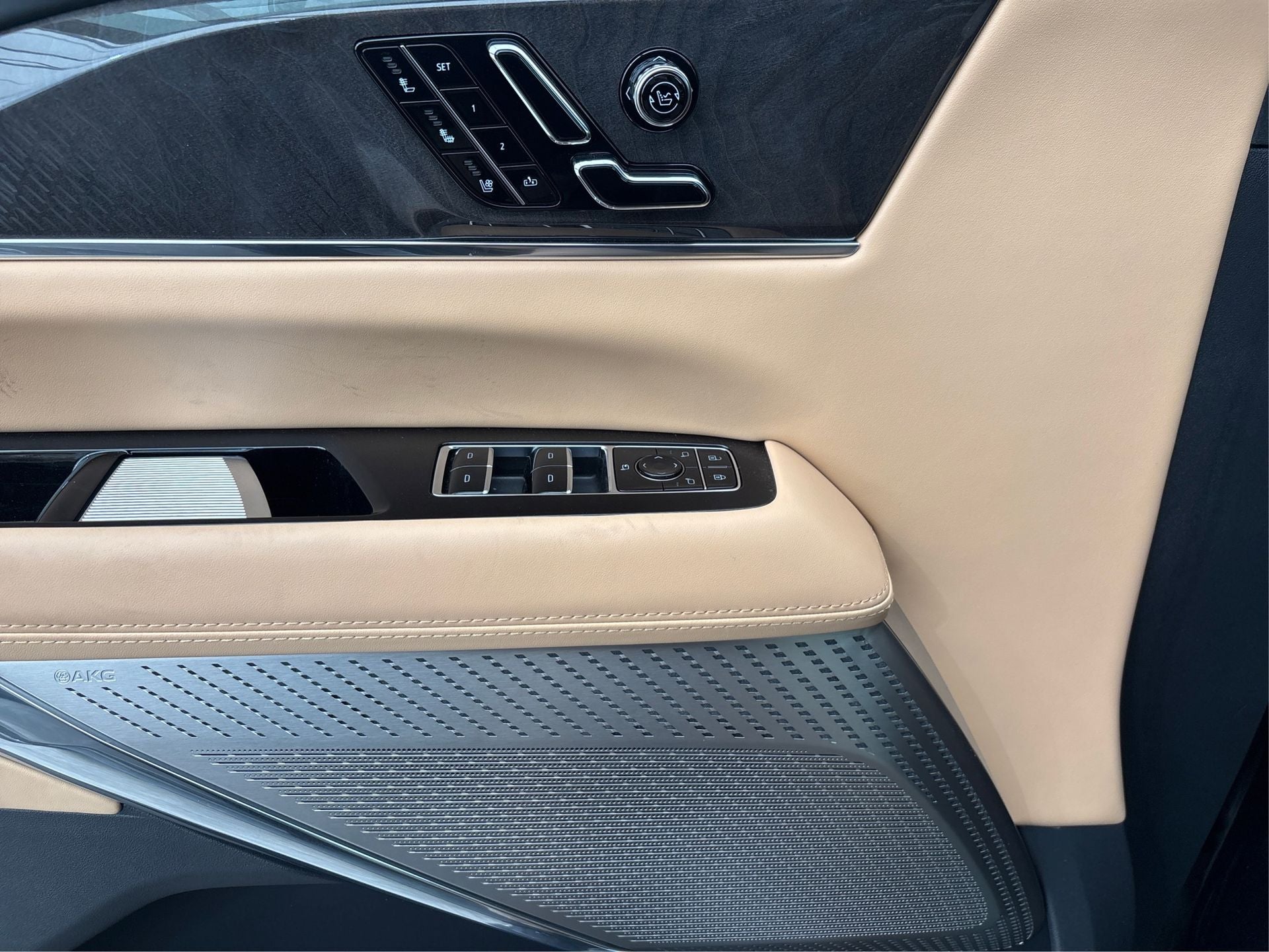 2025 Cadillac ESCALADE IQ Sport 2