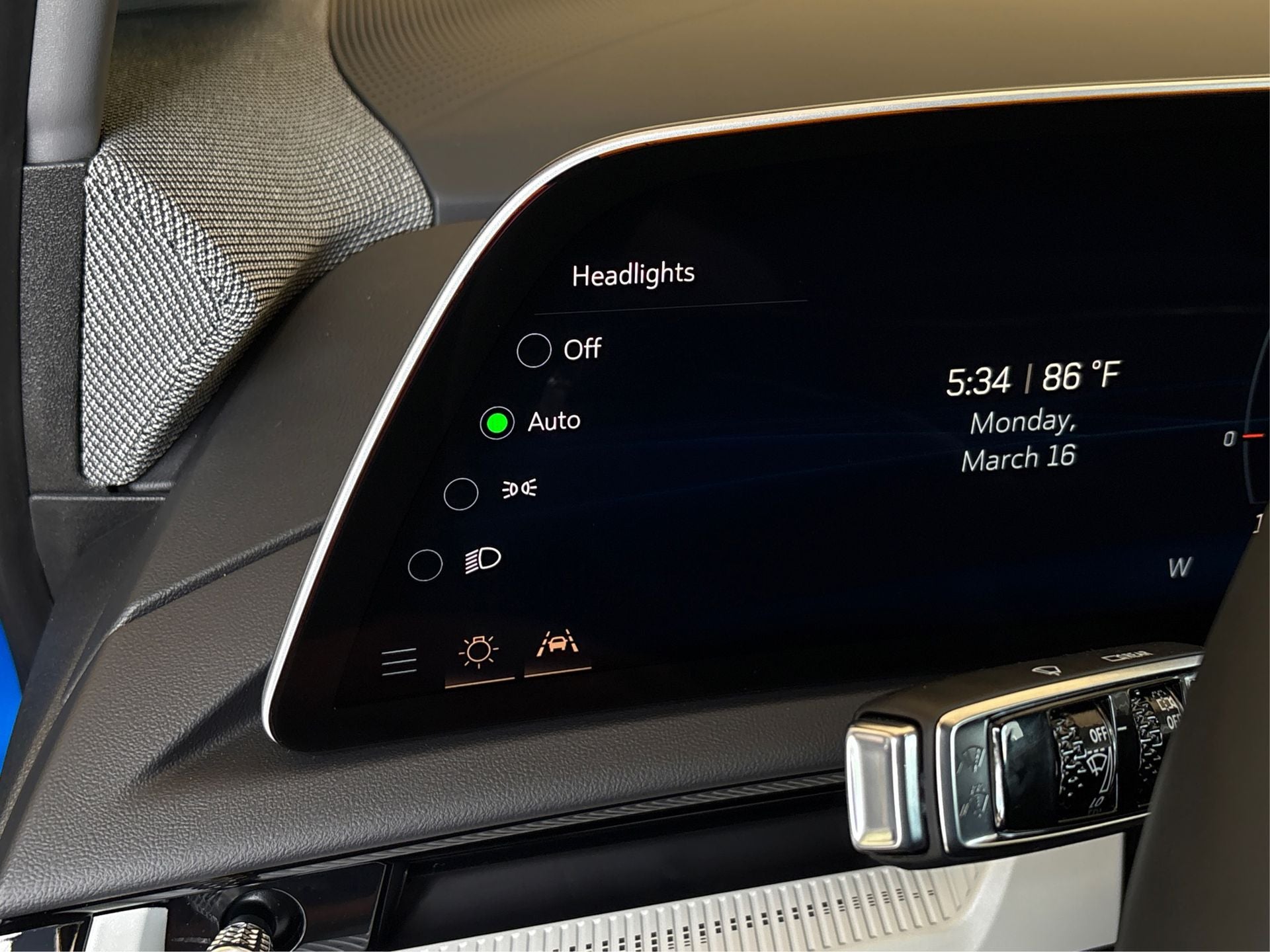 2026 Cadillac OPTIQ Luxury