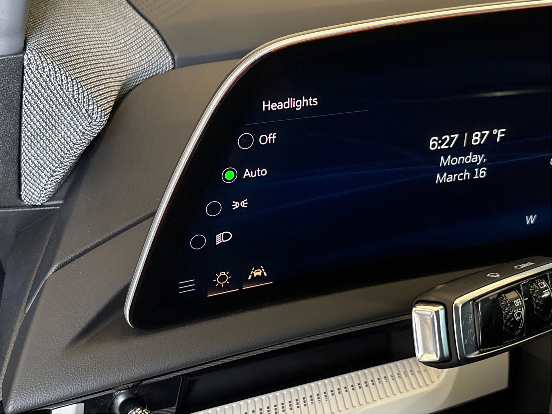 2026 Cadillac OPTIQ Luxury