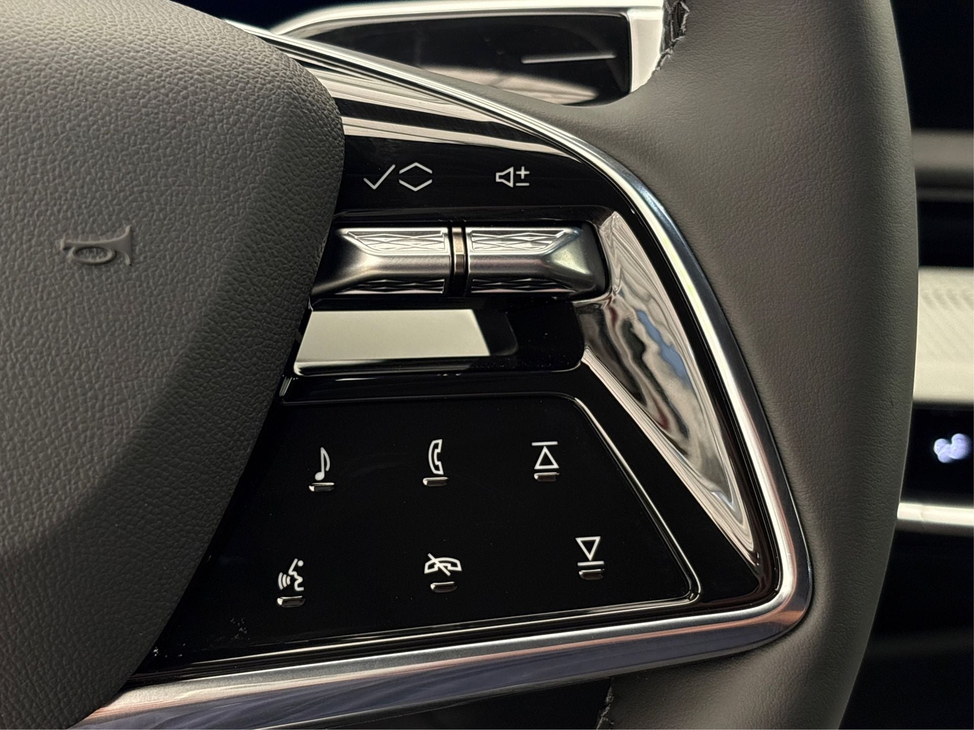 2025 Cadillac OPTIQ Luxury