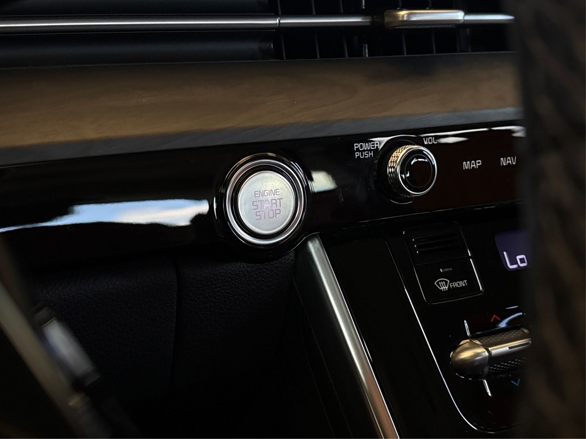 2023 Kia Carnival SX