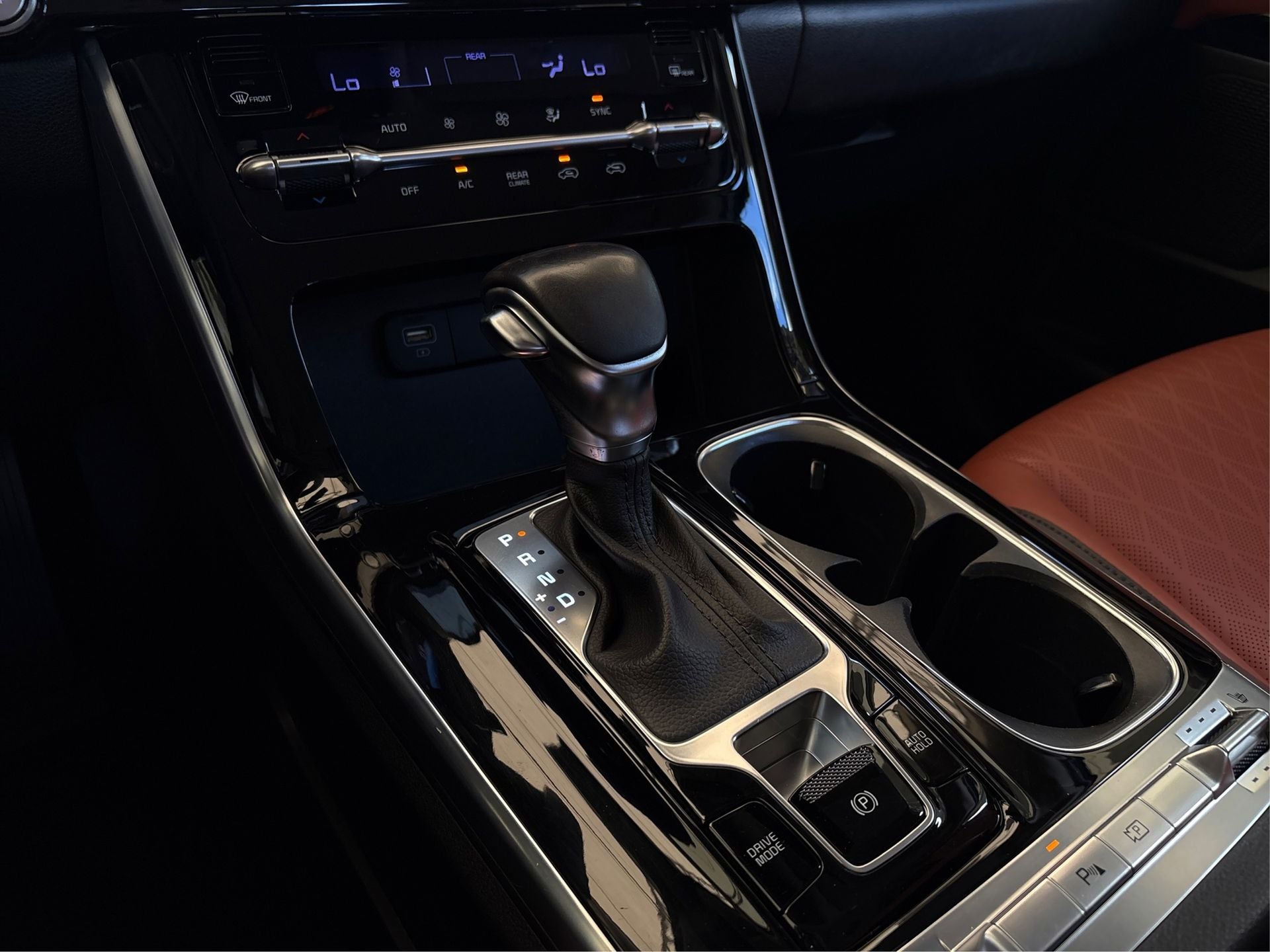 2023 Kia Carnival SX