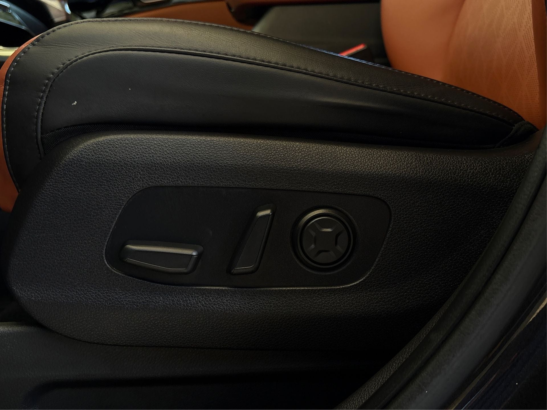 2023 Kia Carnival SX