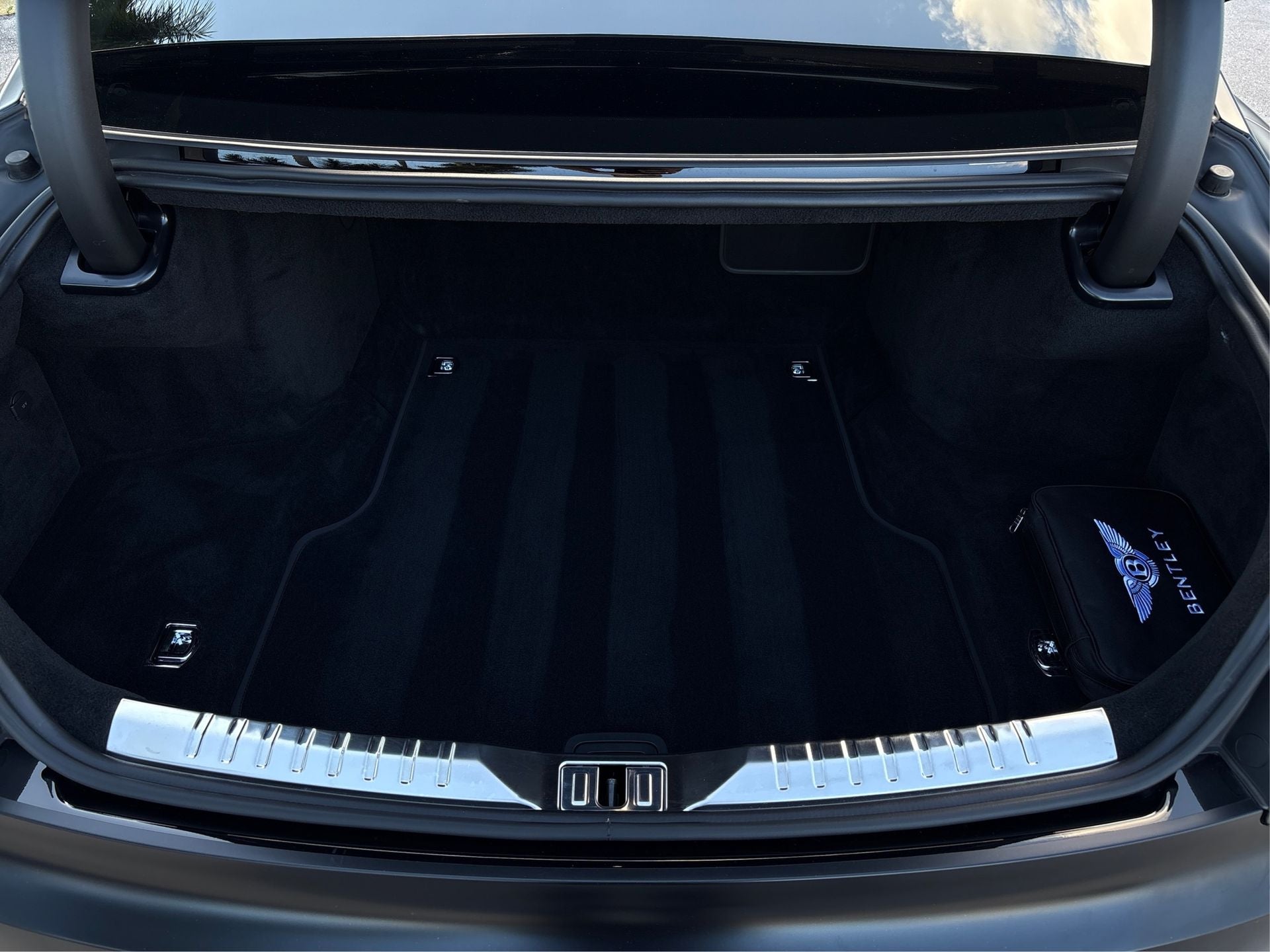 2023 Bentley Flying Spur V8