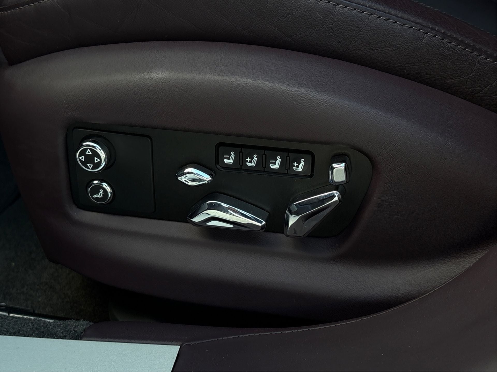 2023 Bentley Flying Spur V8