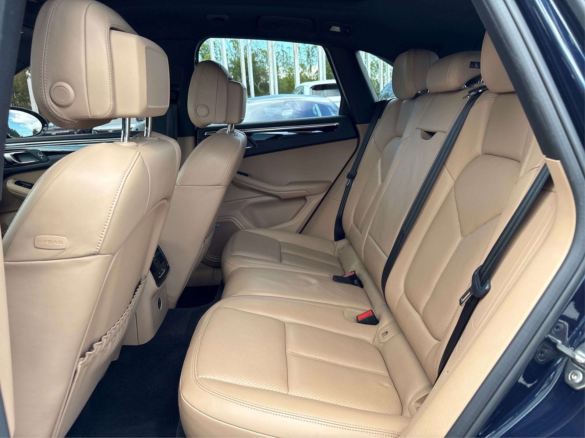 2020 Porsche Macan Base