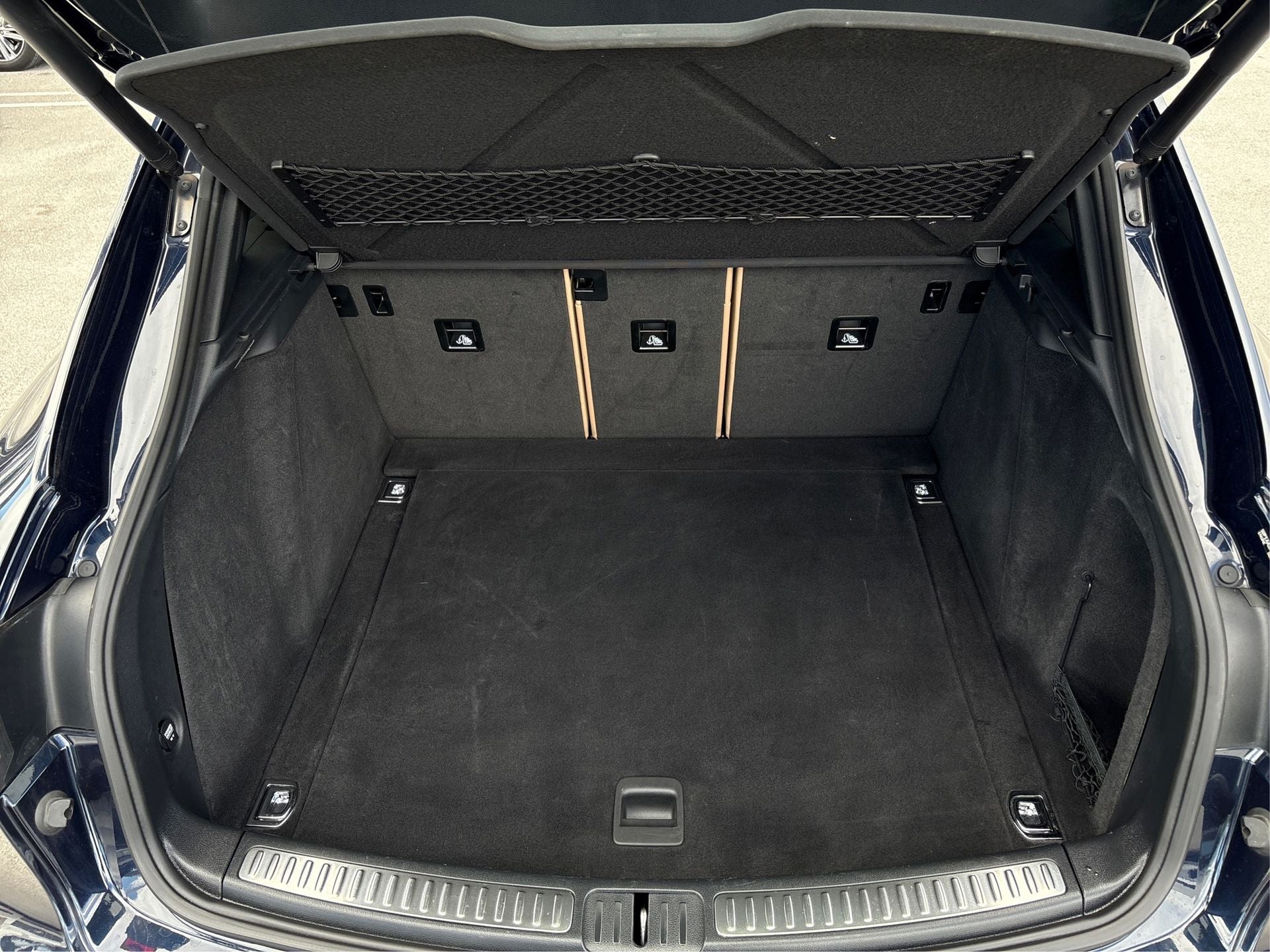 2020 Porsche Macan Base