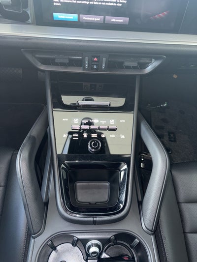 2025 Porsche Cayenne Base