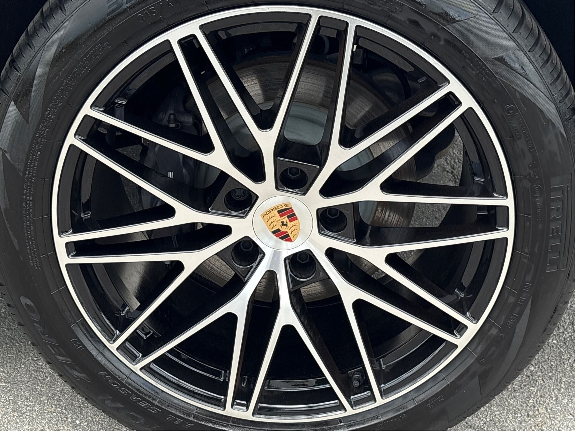 2025 Porsche Cayenne Base