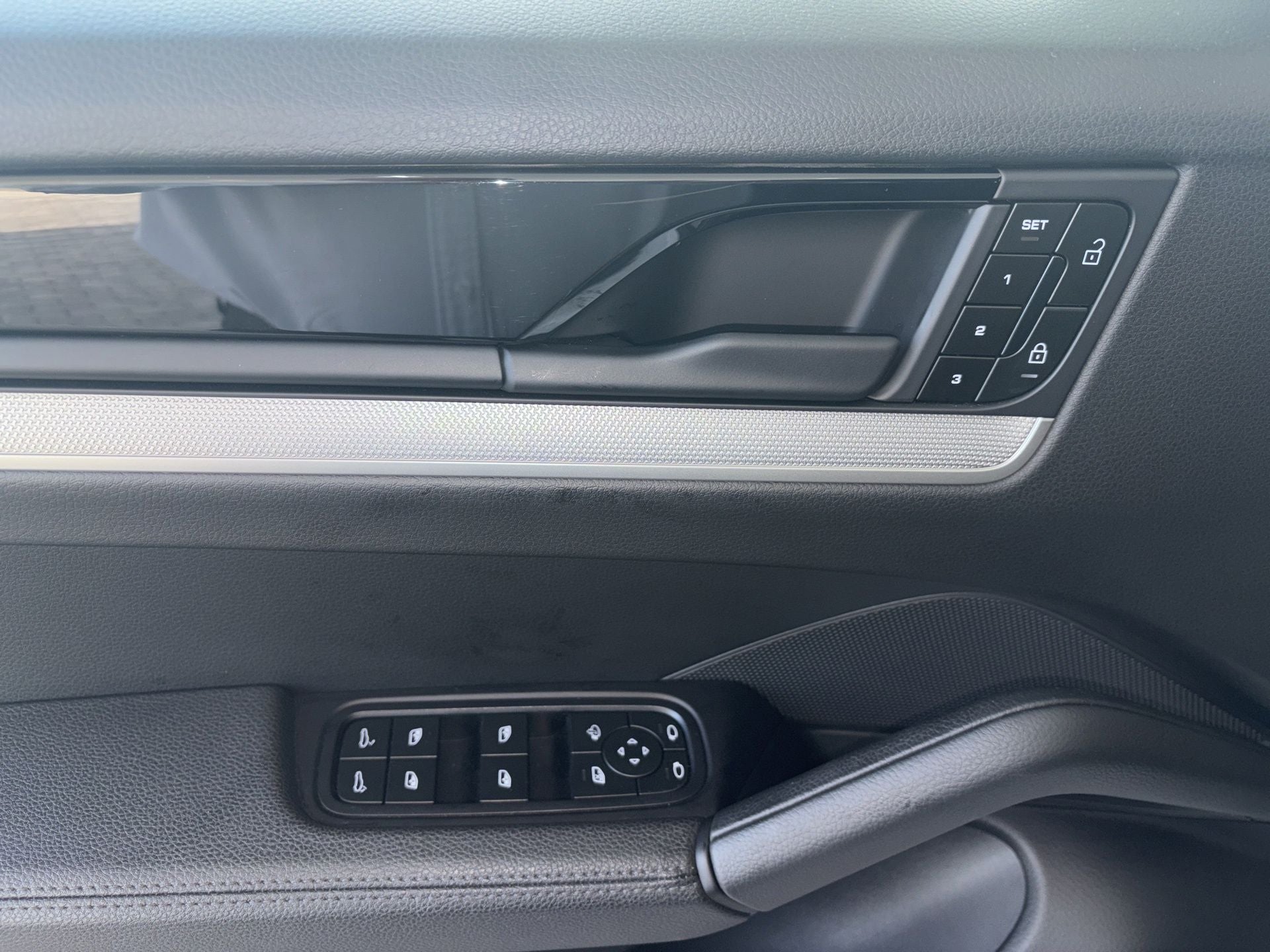 2025 Porsche Cayenne Base