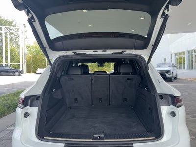 2025 Porsche Cayenne Base